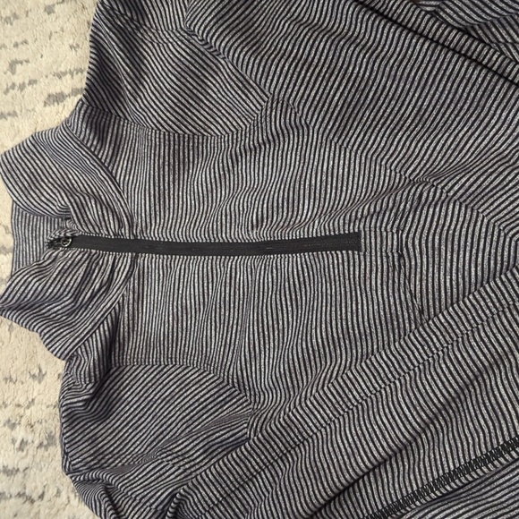 Lululemon Kanto Catch Me 1/2 Zip Stripe Black /grey - Picture 11 of 12